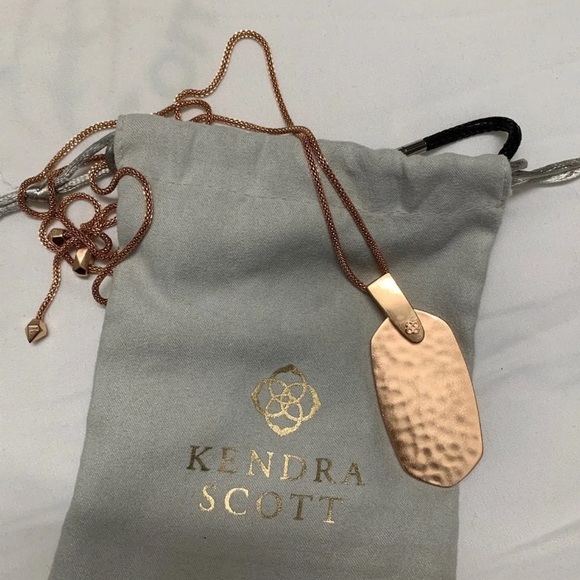 Kendra Scott Jewelry - Kendra Scott Rose gold Hammered pendant necklace